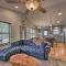 Le Bleu, Bright Hodgen Home with Fire Pit and Views! - Hodgen