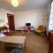 Maison de charme à 100m de la plage, 2 chambres, cour commune et animaux acceptés - FR-1-413-116