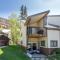 Valley Floor Dream with Fireplace - Year-Round Trail Access, 3 Min to Town condo