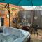 5 O Clock Somewhere with Private Hot Tub