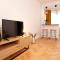 The Pearl of Drumul Taberei + Netflix - بوخارست