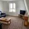 Lovely, Sleeps 6, Riverside Views, Parking, GY