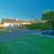 Modern, but cosy Bungalow - Queensbury