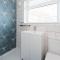 Modern, but cosy Bungalow - Queensbury