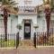 Princes Villa - large fully Self Contained Flat, 5 minutes from the sea