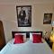 Southsea Royale James Bond 3 bed Cool Penthouse, seafront parking