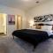 Lavishly Decorated 3-Bedroom Home Near Samsung-Taylor with King-Sized Bed