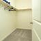 Lavishly Decorated 3-Bedroom Home Near Samsung-Taylor with King-Sized Bed