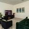 Lavishly Decorated 3-Bedroom Home Near Samsung-Taylor with King-Sized Bed