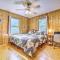 Peak-a-Blue Cabin - Watch Movies from Hot Tub, Mountain View, Bigfoot Bunker Game Room, Fire Pit, Oversized Deck, Screened-in Porch