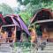 Lucky BambooBungalows-Resto and Orangutan Jungle Trekking Tours
