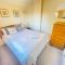 St Ives, King Bed Cosy home, parking, fast Wi Fi