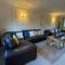 Super King Bed Suite, Executive office, fast WiFi, free parking - St Ives