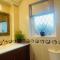 Super King Bed Suite, Executive office, fast WiFi, free parking