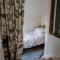 The Old Plough, mix of 1 bed and 3 bed units, rustic charm, super king bed or twins, en-suite, secure parking - Caldecott