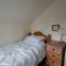 The Old Plough, rustic flat, super king bed or twins, en-suite, secure parking, free wi-fi, corporates welcome - Caldecott