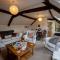 The Old Plough, mix of 1 bed and 3 bed units, rustic charm, super king bed or twins, en-suite, secure parking - Caldecott