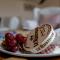 The Old Plough, mix of 1 bed and 3 bed units, rustic charm, super king bed or twins, en-suite, secure parking - Caldecott
