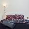 Shirley House 1, Guest House, Self Catering, Self Check in with smart locks, use of Fully Equipped Kitchen, Walking Distance to Southampton Central, Excellent Transport Links, Ideal for Longer Stays - Southampton