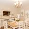 Beautiful spacious 4 bedroom house , sleeps 8+