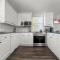 928A Lakepoint Circle 3Br 2,5Ba home