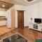 Courtyard gallery apartment with free parking - 考纳斯