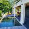 Appartement vue mer avec piscine privée à La Trinité, 98m²