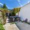 Modern living, Charming Old Town Cottage
