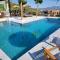 Stergiou Luxury Apartments with shared pool - 阿纳维索斯