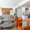 Beach Front Dream Penthouse - pool & gym & parking