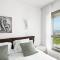 Beach Front Dream Penthouse - pool & gym & parking