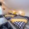 Large-group Retreat w/Loft Space Near Beach - 密歇根城