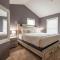 Hoosier Happiness Townhouse - 2 King Size Bedroom Suites