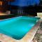 Perfect Mountain Lodge with Pool - Fafião