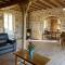 Maison de ferme rénovée 18ème avec jardin, cheminée, Wi-Fi et parking - FR-1-489-433