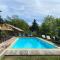 GITE LES GRANDES VIGNES, SUD Ardèche, indépendant et privatisé, piscine chauffée, climatisation, SPA, 11 chambres, 8 salles de bains - Sanilhac