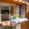 Appartement de caractère Le Camélia, 56m², dans propriété au calme avec piscine by le Mas de Louise et Sacha