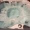 Downtown Retreat, Hot Tub, Firepit, Grill - Michigan City