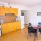 Апартамент Съни Хаус - Sunny House Apartment