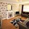 Large Balcony Apartment - Town & Races -2 Dbl Beds
