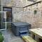 The Captains Nook-Hot tub