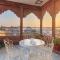 Sunset Escape by StayVista, a city-view villa with an exclusive private terrace for an elevated and memorable stay - جودبور