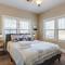 Chic Lawton Home, 5 Mins to Fort Sill!