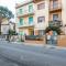 Viareggio Roomy Apartment with Balconies