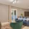 Luxury & Beach 2 min away