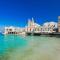 Luxury & Beach 2 min away