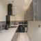 Riverside 2 Bedroom Central Kingston Flat