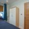 Riverside 2 Bedroom Central Kingston Flat