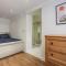 Riverside 2 Bedroom Central Kingston Flat