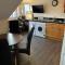 THE MOUNTAIN VIEW SUITE - 2 minute walk to the lovely beach front promernade of llandudno